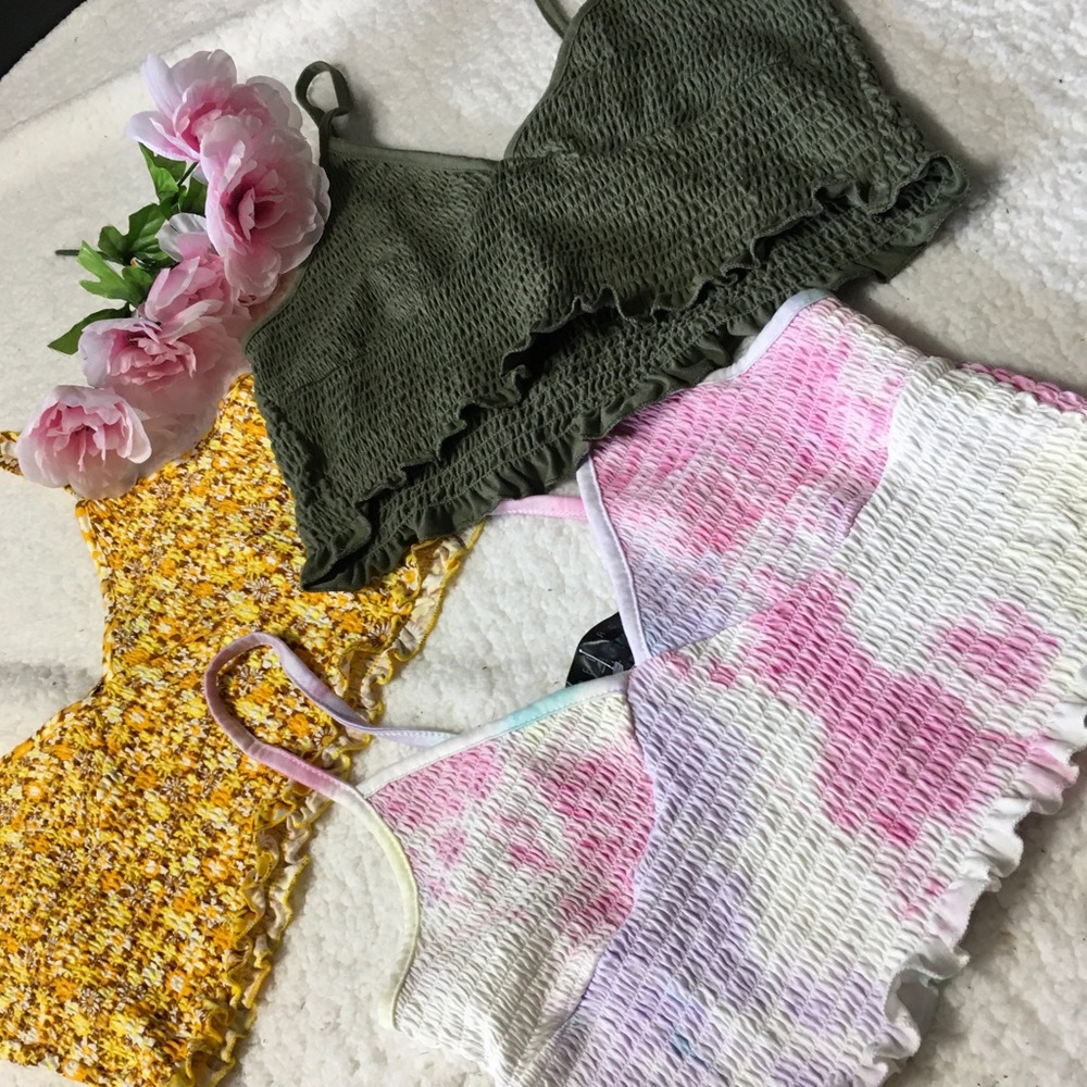Crop tops. Size L